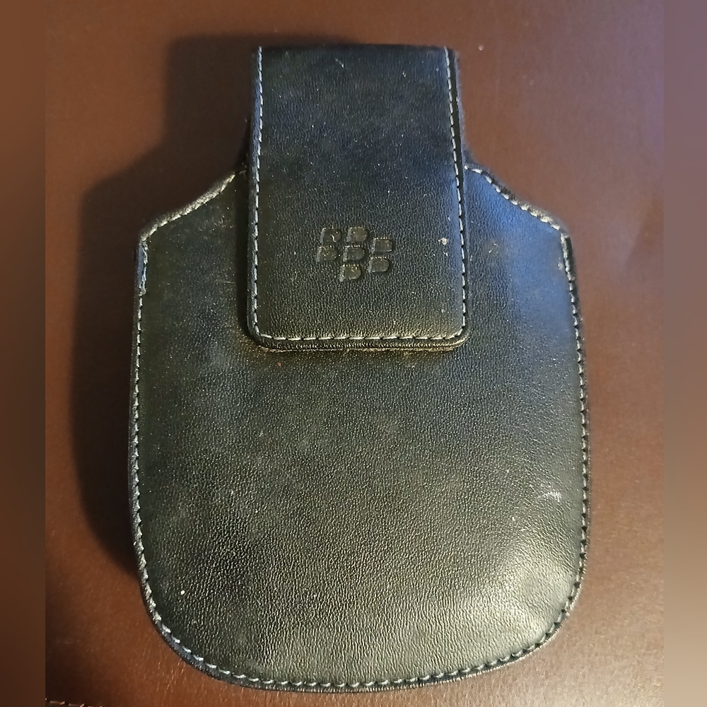 BlackBerry Leather Phone Holster With Clip